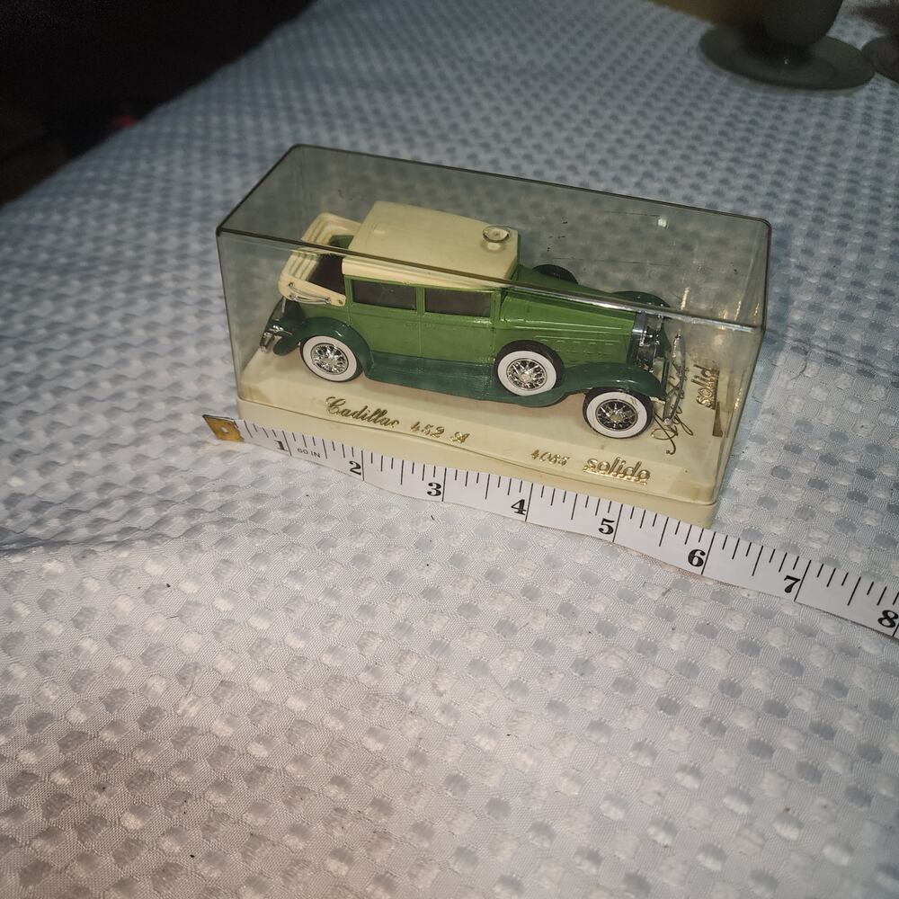 SOLIDO VINTAGE 1/43 SCALE DIECAST 1931 CADILLAC CAR I. DISPLAY CASE BOX. 452 24